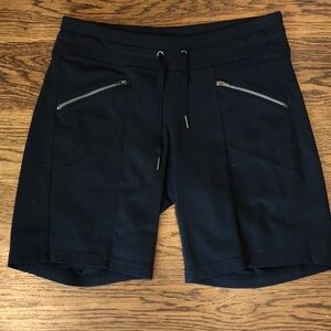 Athleta Pull On Metro Shorts